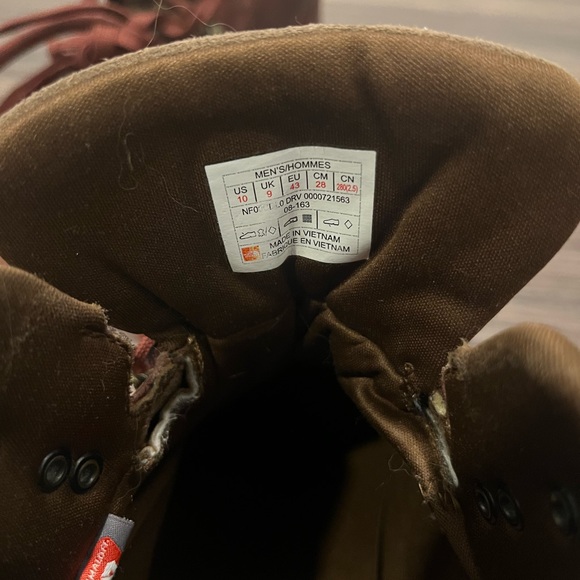 The North Face Leather Waterproof Boots - Picture 3 of 4